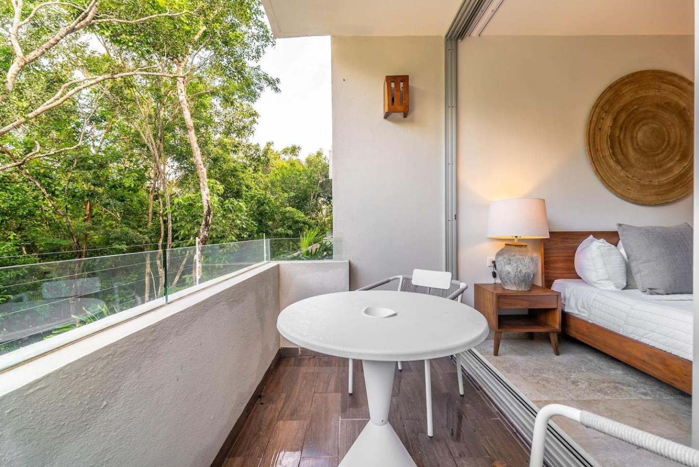 Holiday home Lux 2br With Jungle Views, Pool, Gym At Nhoa *